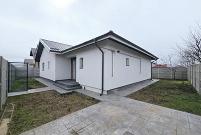 Casa individuala - 3 camere - 2 bai - pod - beci - 400mp teren - camera tehnica - 2