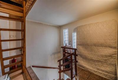 Locuinta cu caracter,doua niveluri,4 camere,terasa,garaj,curte,Centru Istoric Br - 14