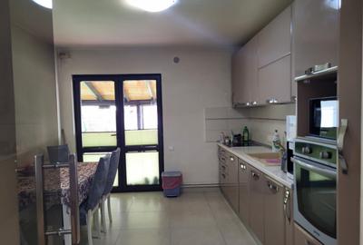 Casa P+M, in Tg. Jiu, Aleea Mehedin?i - 4