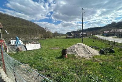 Casă cu 2 camere cu Teren 3465 Mp în Vale - 2