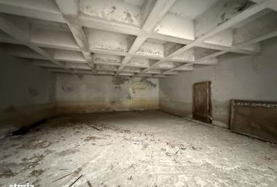 Casă cu Teren 2040 Mp în Central - 7