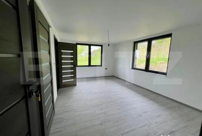 Casă cu 3 camere cu Teren 2600 Mp în Central - 8