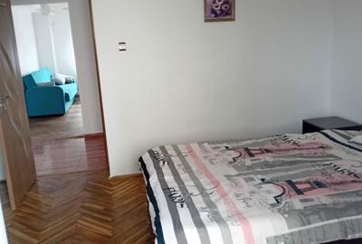 Apartament cu 2 camere decomandat în Km 4 - 3