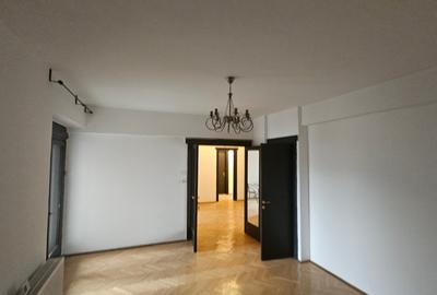 Apartament 4 camere zona P-ta Universitatii, Complet Renovat-Nemobilat - 12