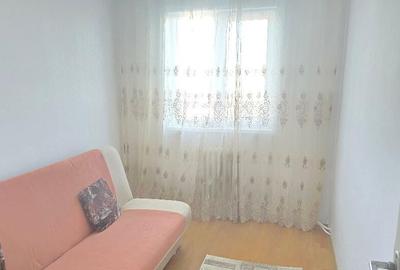 Vand apartament 3 camere in Deva, zona Scarisoara (Astoria), etaj 3, - 4
