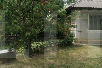 Casă cu 3 camere cu Teren 1724 Mp în Central