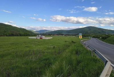 Teren de 9300 mp, în Central