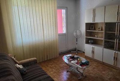 Apartament cu 2 camere semidecomandat în Micro I - 4
