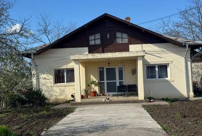 Casă cu 4 camere în Frătești - 1