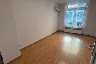 Spațiu comercial, de 18 mp, în Central - 1