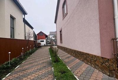 Casa zona centrala 300mp, 700mp teren, Radauti - 3