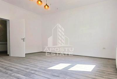 Spațiu comercial, de 130 mp, în Central - 4