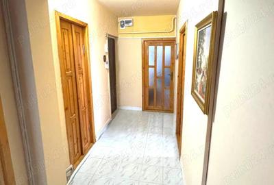 Apartament cu 4 camere decomandat în Micro 18 - 5