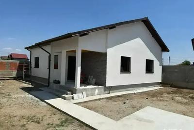 Casă cu 4 camere în Central - 2