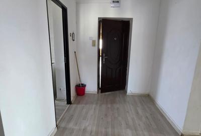 Apartament cu 3 camere decomandat în Orizont - 9