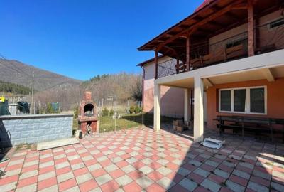 Casă cu 4 camere în Central - 4