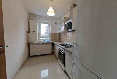 Apartament cu 2 camere decomandat, mobilat în Tractorul - 10