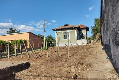 Teren 733mp central, casa ce poate fi renovata, oras Tulcea - 2