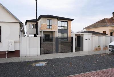 Casă cu 7 camere cu Teren 1250 Mp în Vladimirescu - 3