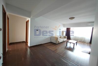 Apartament cu 3 camere decomandat în Vișani