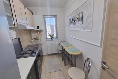 Garsonieră decomandată în Apărătorii Patriei