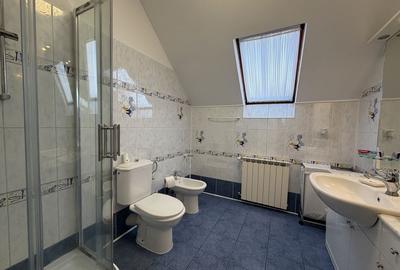 Vila cu piscina interioara, mobilata, langa British School - 9