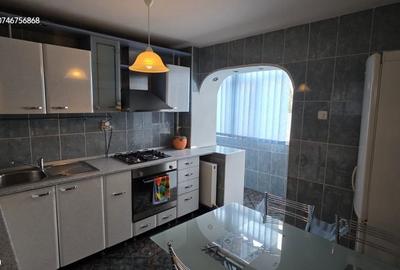 Apartament cu 3 camere decomandat în Micro 6 - 5