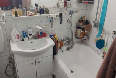 Apartament cu 3 camere decomandat în Berceni - 8