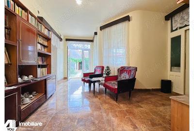 Casă cu 4 camere cu Teren 2091 Mp în Central - 2