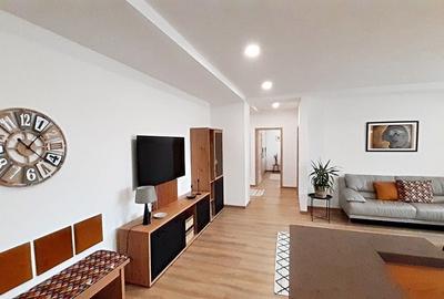 Apartament cu 5 camere decomandat, mobilat în Tractorul - 4