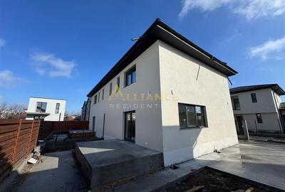 Casă cu 4 camere cu Teren 219 Mp în Central