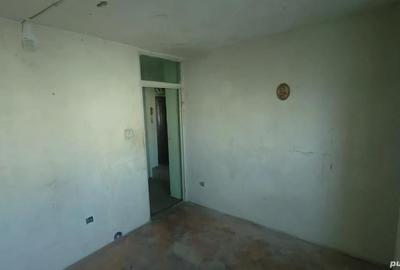 Apartament cu 2 camere decomandat în Dâmbovița