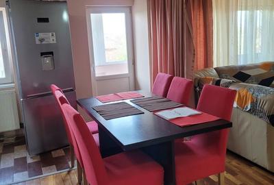Apartament cu 3 camere semidecomandat în Central
