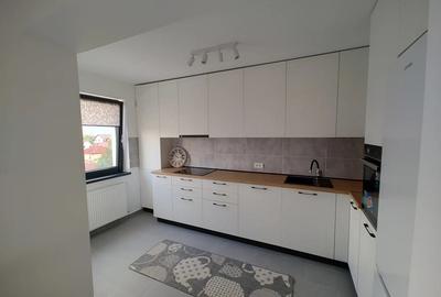 Apartament 3 camere zona Coresi priveliste superba - 3