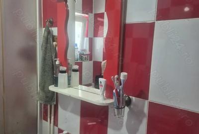 Vand apartament 3 camere in Targu Jiu, strada Sublocotenent Gheorghe Barboi, langa pia?a mica ,et4,s - 4