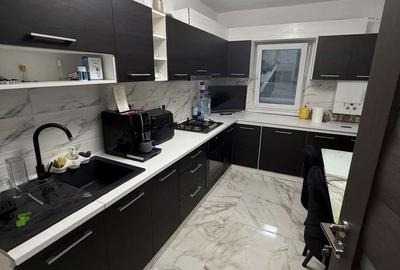 Apartament cu 4 camere decomandat în Central - 3