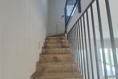 Casă cu 4 camere decomandat în Moșnița Veche - 8