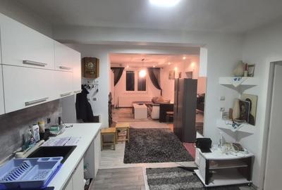 Apartament cu 3 camere decomandat în Exterior Sud - 2