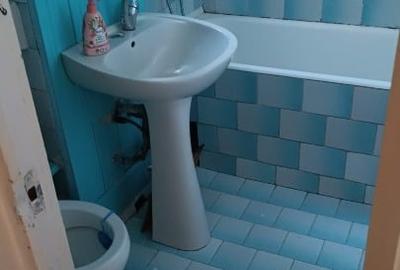 Închiriez apartament 3 camere - 5