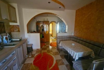 De vanzare apartament