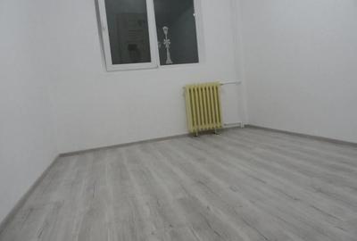 Apartament cu 3 camere semidecomandat în Micălaca - 3