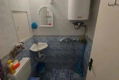 Garsonieră decomandată în Tractorul