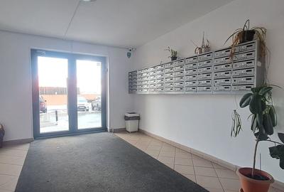 Apartament cu 3 camere semidecomandat, mobilat în Apărătorii Patriei - 23