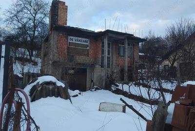 Casă cu Teren 790 Mp în Central - 3