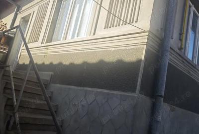 Casă cu 6 camere în Huși - 1