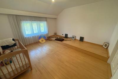 Vila + teren de vanzare cu priveliste panoramica – vis a vis de statuia Ursulet - 10