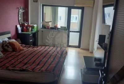 Apartament cu 2 camere decomandat în Republicii