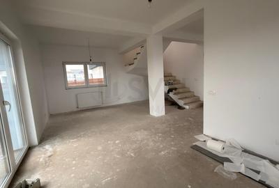 Casă individuală cu 3 camere cu Canalizare în Central - 2
