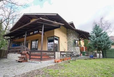 Casă cu 4 camere cu Teren 923 Mp în Central