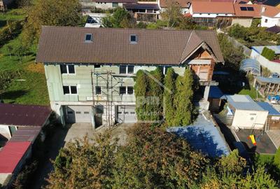 Casă individuală cu 10 camere cu Canalizare în Central - 5